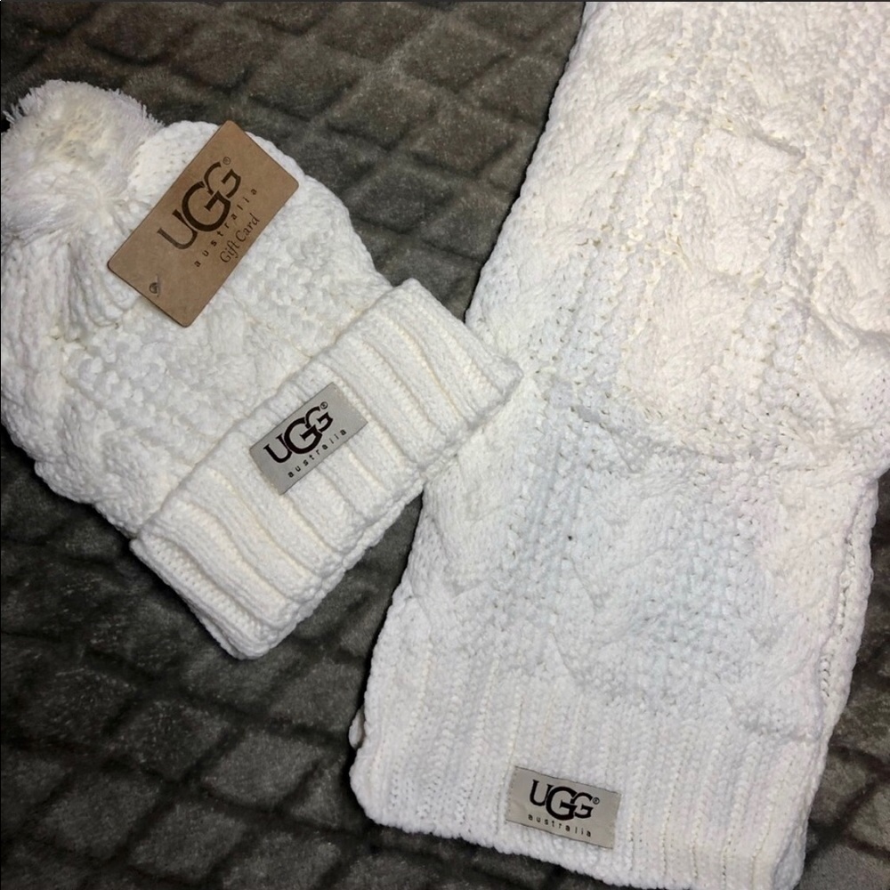 UGG Hat & Scarf Set